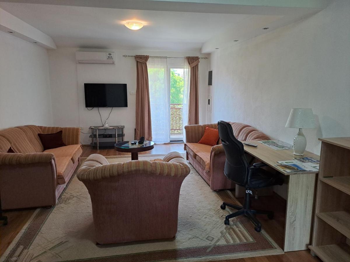 Apartments Mirkovic Cetinje Ngoại thất bức ảnh